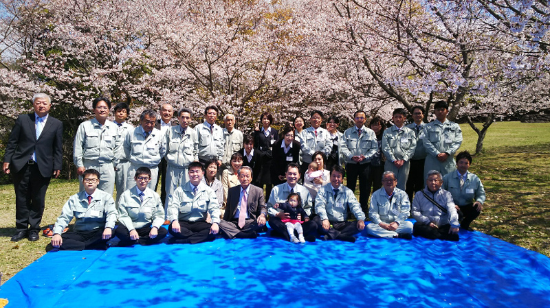 干尽公園でお花見を行いました。