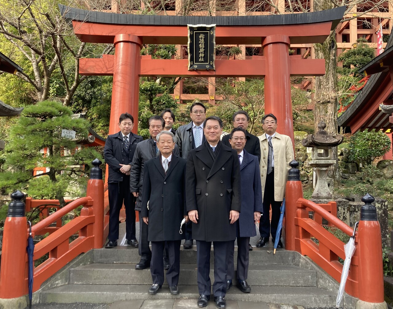 祐徳稲荷神社にて商売繁盛・安全祈願を行いました。