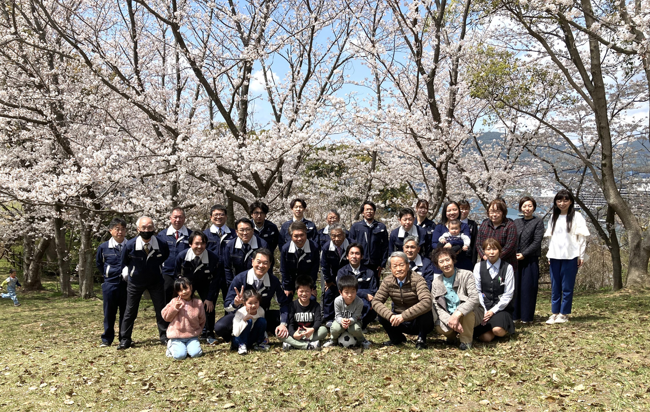 干尽公園で花見を実施しました。
